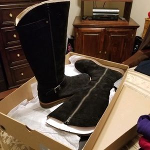 Black Uggs